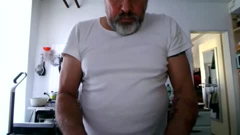 Snapshot of berg_boy chatting on 8, 11, 2025 Martin online show from 8, 11, 2025