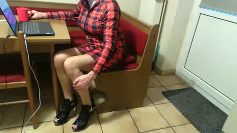 Bernadetanylon online show from 31, 10, 2025