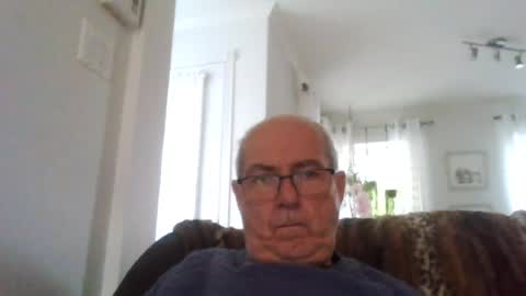 Snapshot of bernard1102 chatting on 20, 7, 2026 bernard1102 online show from 20, 7, 2026
