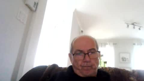 Snapshot of bernard1102 chatting on 3, 8, 2026 bernard1102 online show from 3, 8, 2026