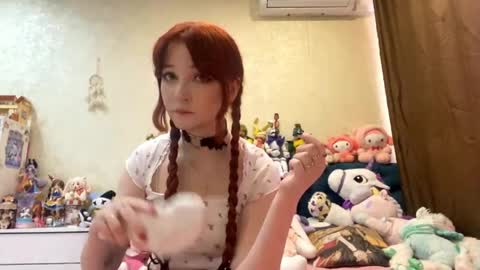 Snapshot of bernardinahedquist chatting on 7, 4, 2026 Eva online show from 7, 4, 2026