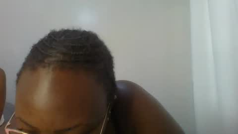 Snapshot of berries_lee chatting on 11, 3, 2025 berries_lee online show from 11, 3, 2025