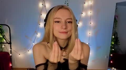 Hi Im NikaComing back online on Monday 3 online show from 25, 6, 2026