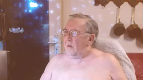 Snapshot of best127 chatting on 6, 2, 2025 jean online show from 6, 2, 2025