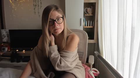 Vicky   online show from 19, 3, 2026