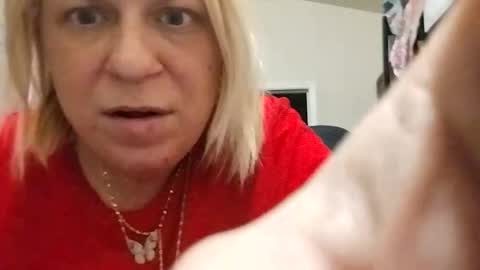 Snapshot of betsygore78 chatting on 6, 2, 2025 betsygore78 online show from 6, 2, 2025