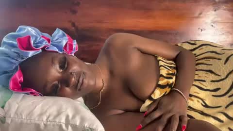 Snapshot of betty_fire_ chatting on 27, 7, 2026 Adah online show from 27, 7, 2026