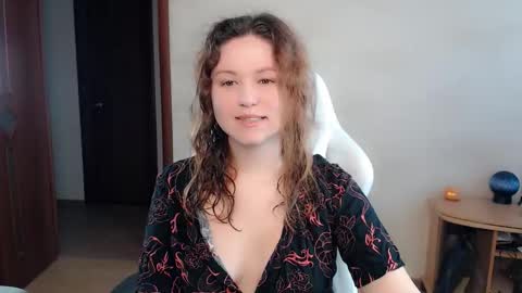 Snapshot of bettystar_ chatting on 10, 9, 2025 Betty online show from 10, 9, 2025