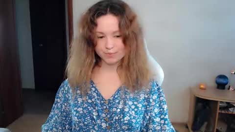 Snapshot of bettystar_ chatting on 19, 9, 2025 Betty online show from 19, 9, 2025