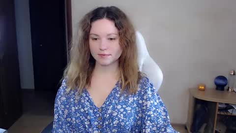 Snapshot of bettystar_ chatting on 25, 9, 2025 Betty online show from 25, 9, 2025