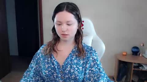 Snapshot of bettystar_ chatting on 8, 10, 2025 Betty online show from 8, 10, 2025