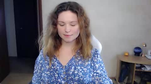 Snapshot of bettystar_ chatting on 9, 10, 2025 Betty online show from 9, 10, 2025