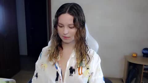 Snapshot of bettystar_ chatting on 11, 10, 2025 Betty online show from 11, 10, 2025