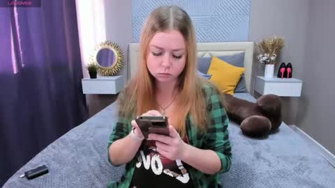 Mila Sweet online show from 16, 9, 2025