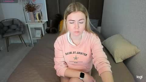 Mila Sweet online show from 18, 11, 2025