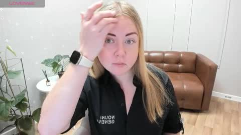 Mila Sweet online show from 28, 11, 2025