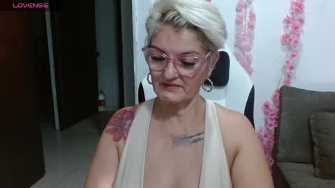 Snapshot of bety_cum3 chatting on 9, 1, 2026 bibiana online show from 9, 1, 2026