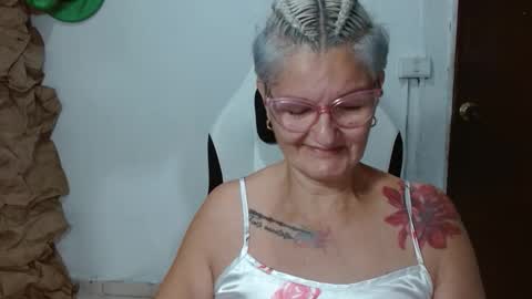 Snapshot of bety_cum3 chatting on 2, 3, 2026 bibiana online show from 2, 3, 2026