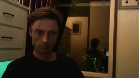 Snapshot of beukenstein chatting on 13, 12, 2025 . online show from 13, 12, 2025