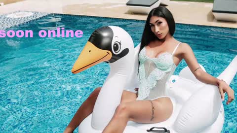Snapshot of beuty_goddes777 chatting on 4, 1, 2025 Nicolle Aviles online show from 4, 1, 2025