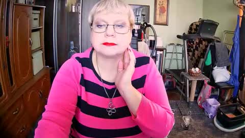 BeverlyQCynia online show from 23, 10, 2025