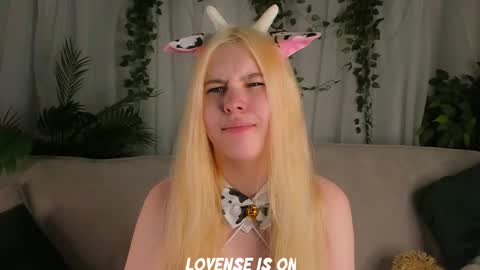 Snapshot of bezuya chatting on 29, 10, 2025 Eliz online show from 29, 10, 2025