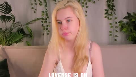 Snapshot of bezuya chatting on 9, 11, 2025 Eliz online show from 9, 11, 2025