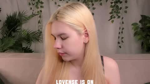 Snapshot of bezuya chatting on 15, 11, 2025 Eliz online show from 15, 11, 2025