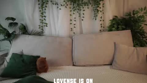 Snapshot of bezuya chatting on 4, 12, 2025 Eliz online show from 4, 12, 2025