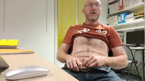 My name is David and if you like public exhibitions you wont be disappointed with me LoL - My favorite vibes is 44  online show from 8, 1, 2026