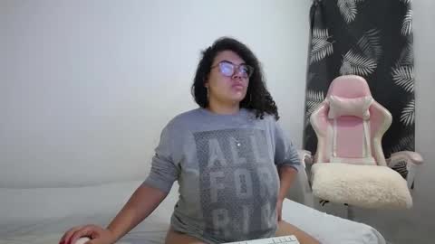 Bianca Tuesday to Sunday from 2am to 6am UTC-5 online show from 13, 9, 2025