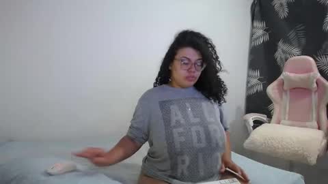 Bianca Tuesday to Sunday from 2am to 6am UTC-5 online show from 17, 10, 2025