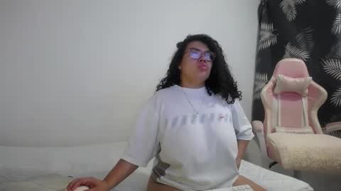 Bianca Tuesday to Sunday from 2am to 6am UTC-5 online show from 25, 10, 2025