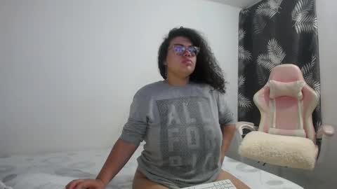 Bianca Tuesday to Sunday from 2am to 6am UTC-5 online show from 26, 11, 2025