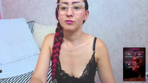 Snapshot of bianca_milfsexy chatting on 3, 10, 2025 B I A N C A online show from 3, 10, 2025