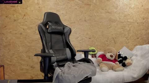 Biancastrong.. IGThebiancastrong online show from 9, 1, 2025