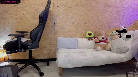 Biancastrong.. IGThebiancastrong online show from 10, 1, 2025