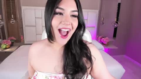 Snapshot of biancax_ chatting on 3, 10, 2025 Hi Im Bianca online show from 3, 10, 2025