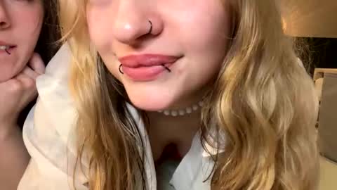 Ellie  online show from 20, 3, 2026