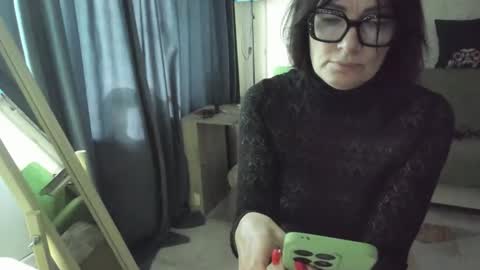 mom online show from 26, 3, 2026