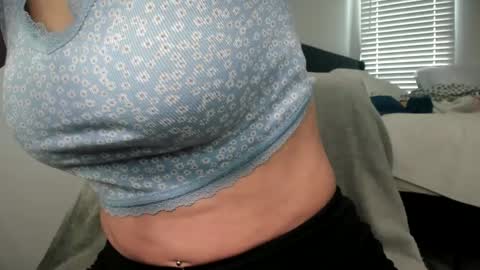 Snapshot of bigb00tyjudi chatting on 7, 10, 2025 bigb00tijudy online show from 7, 10, 2025