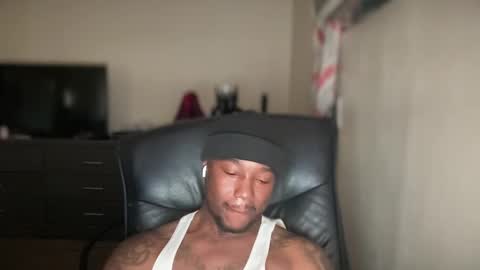 Snapshot of bigbackwoodcali chatting on 12, 3, 2025 bigbackwoodcali online show from 12, 3, 2025