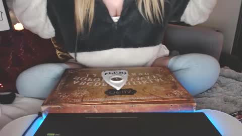 bigboobs_cutie online show from 20, 12, 2024