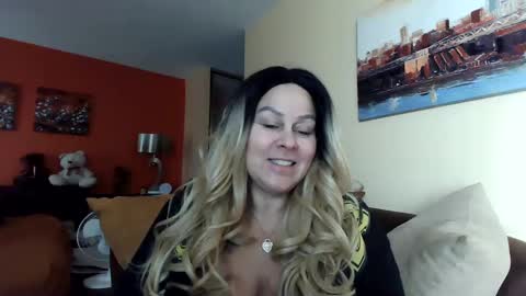 Snapshot of bigbreastsabrina chatting on 6, 1, 2025 BIG BREAST SABRINA online show from 6, 1, 2025