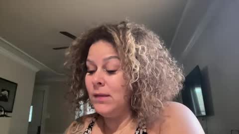 Snapshot of bigbreastsabrina chatting on 26, 9, 2025 BIG BREAST SABRINA online show from 26, 9, 2025
