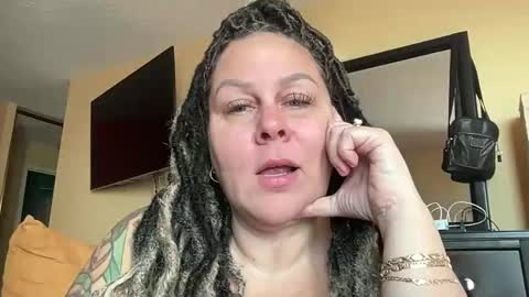 Snapshot of bigbreastsabrina chatting on 8, 5, 2026 BIG BREAST SABRINA online show from 8, 5, 2026
