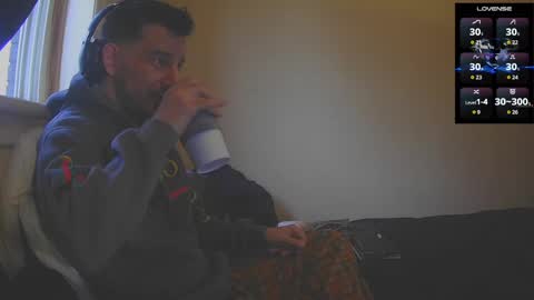 Jon - Im Straight online show from 20, 10, 2025