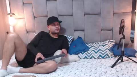 Snapshot of bigcock_couplexxx chatting on 12, 7, 2026 DAVID and JUAN online show from 12, 7, 2026
