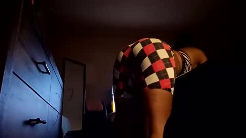 bigg_steppa87 online show from 12, 11, 2025