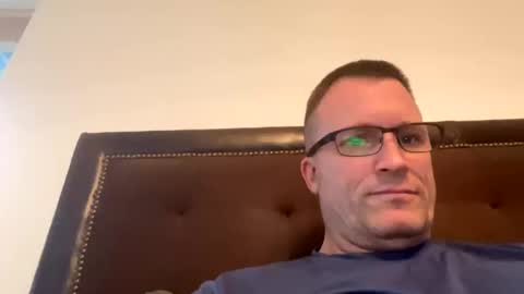 bigger22332233 online show from 4, 1, 2025